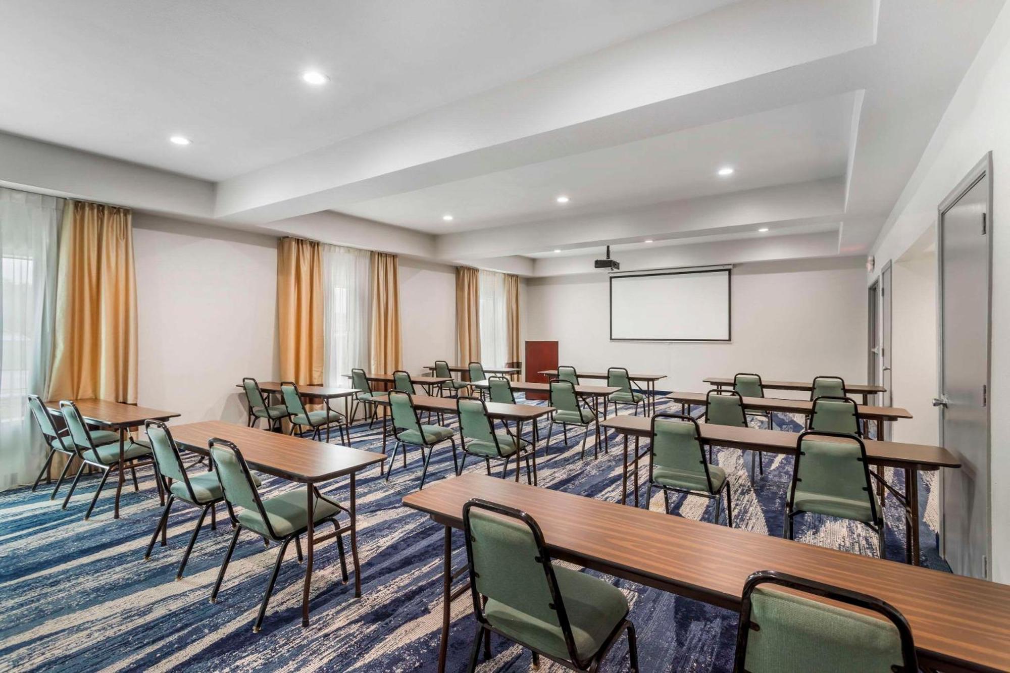 יוסטון Comfort Inn & Suites Fm1960-Champions מראה חיצוני תמונה